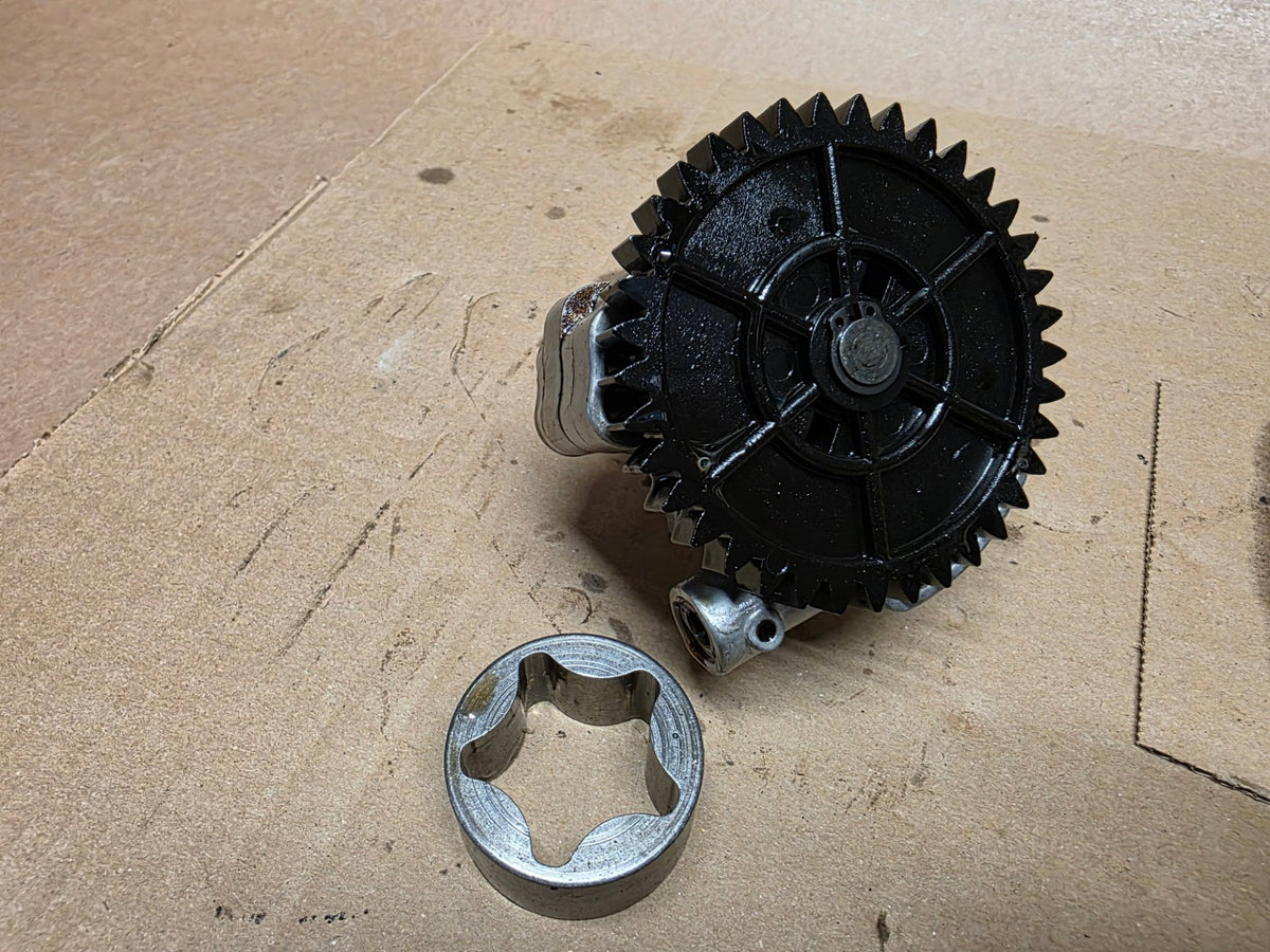 Aprilia Caponord ETV 1000 2004-2007 Engine oil pump assembly AP0220423