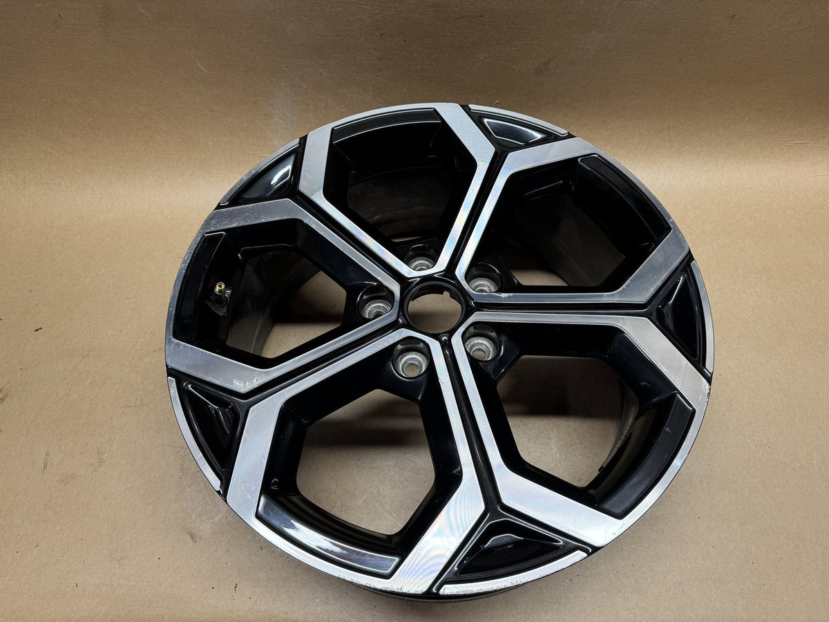 Kia Niro 2022-2027 18" black Diamond cut Alloy Wheel 52910-AT100