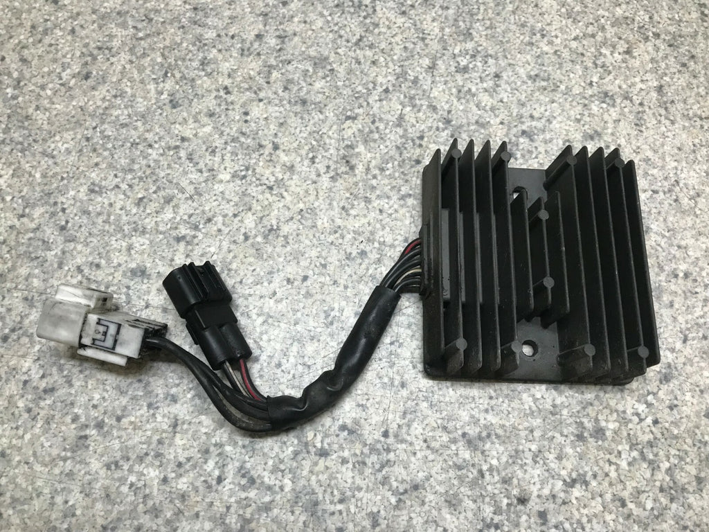 OEM VOLTAGE REGULATOR VL C1800R 2008 - 2014 Suzuki Boulevard Intruder 1800 C109R
