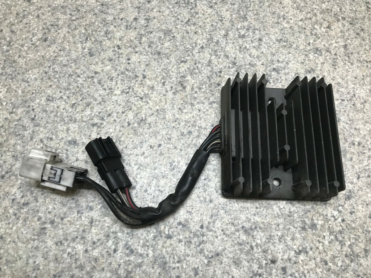 VOLTAGE REGULATOR VL C1800R  for Suzuki Boulevard Intruder 1800 C109R
