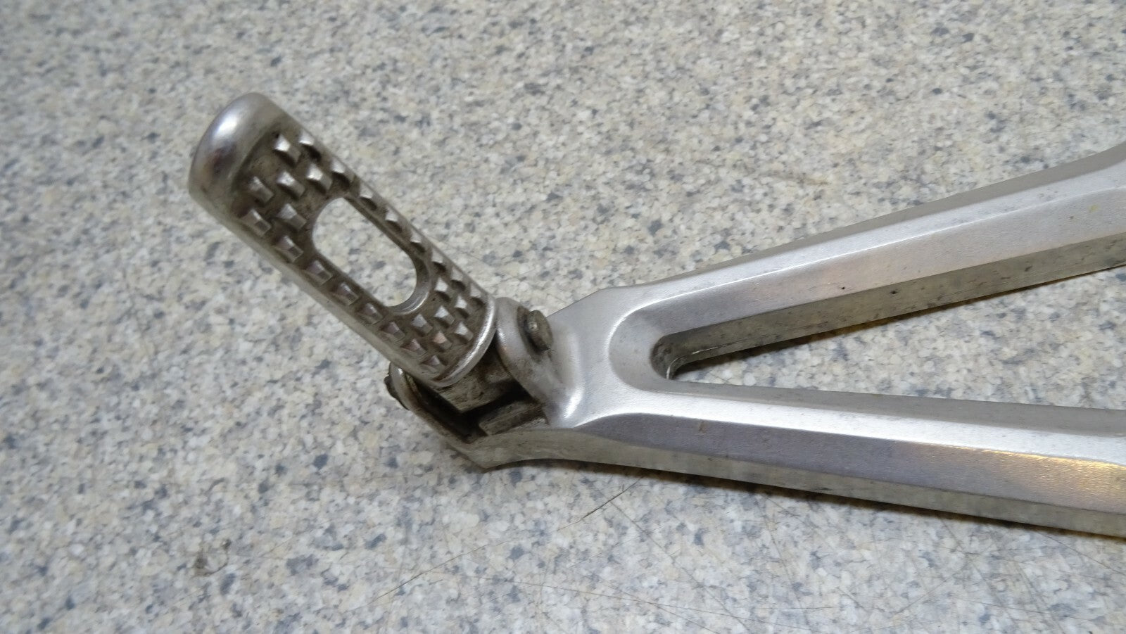 OEM REAR LEFT &amp; RIGHT FOOT PEG HANGER for Honda CBR 600 2009-2012
