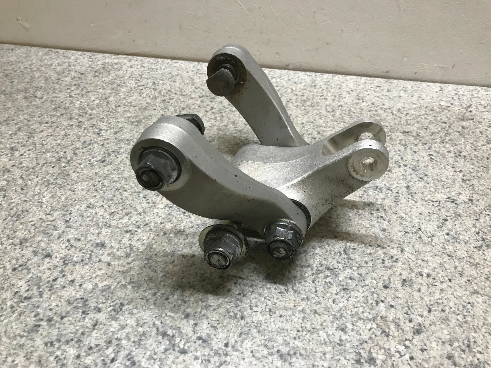 OEM SHOCK LINK LINKAGE BRACKET VL C1800R for Suzuki Boulevard Intruder 1800