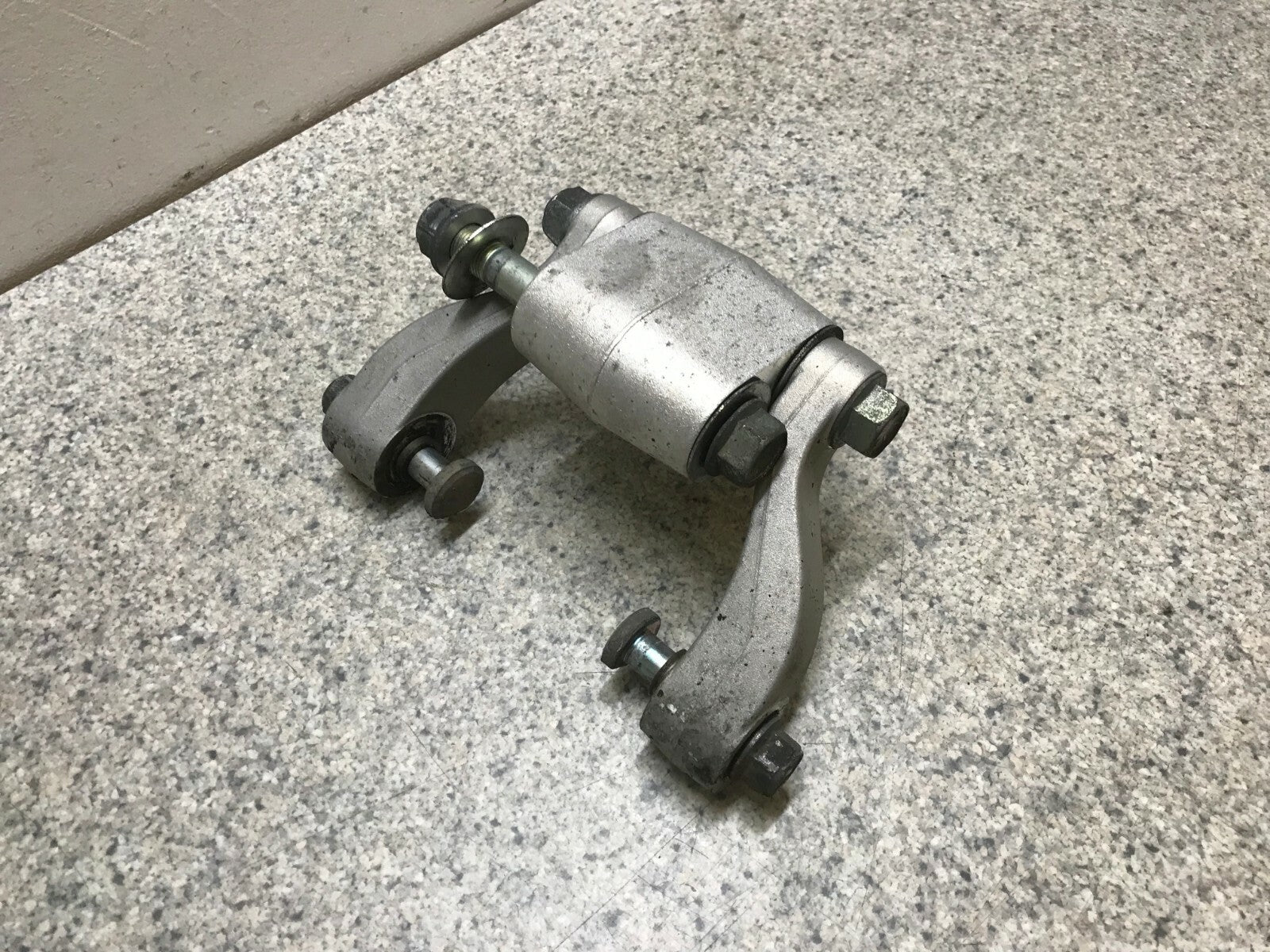 OEM SHOCK LINK LINKAGE BRACKET VL C1800R for Suzuki Boulevard Intruder 1800
