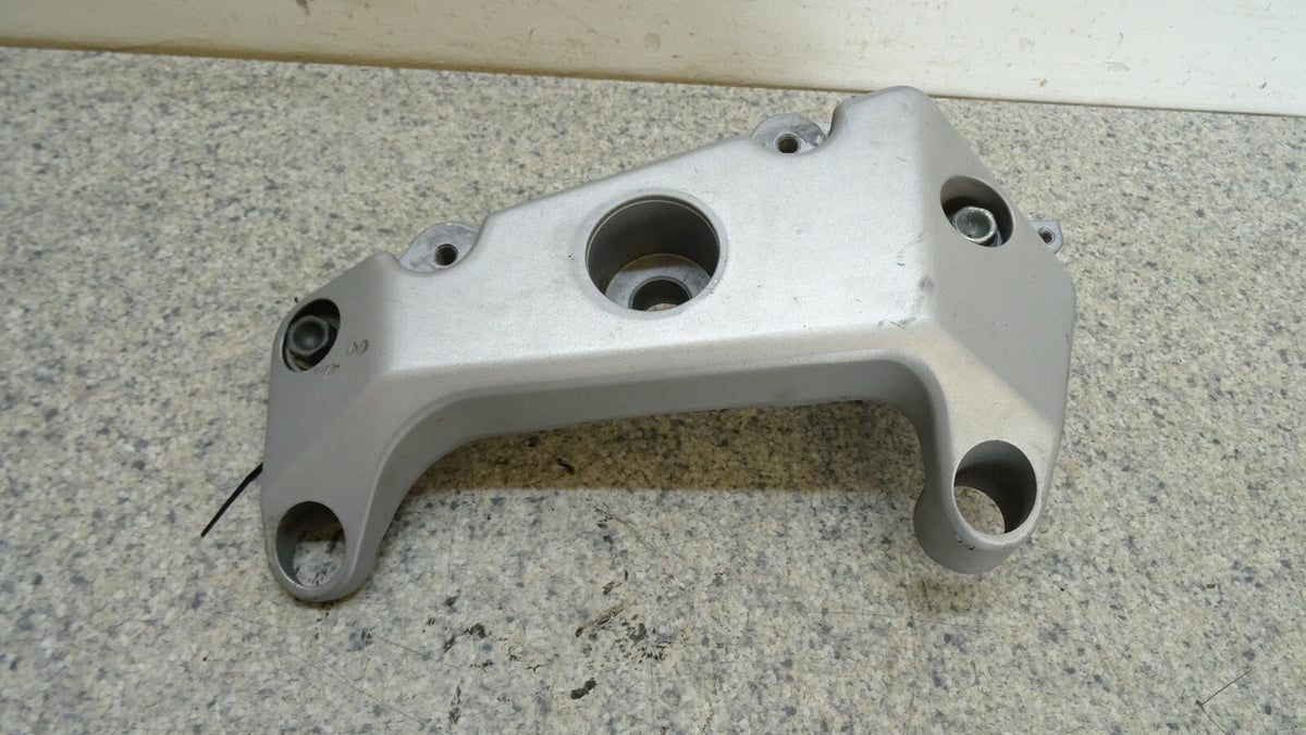 Honda CB 900 2002-2007 Left Frame Engine Mount Bracket Genuine OEM