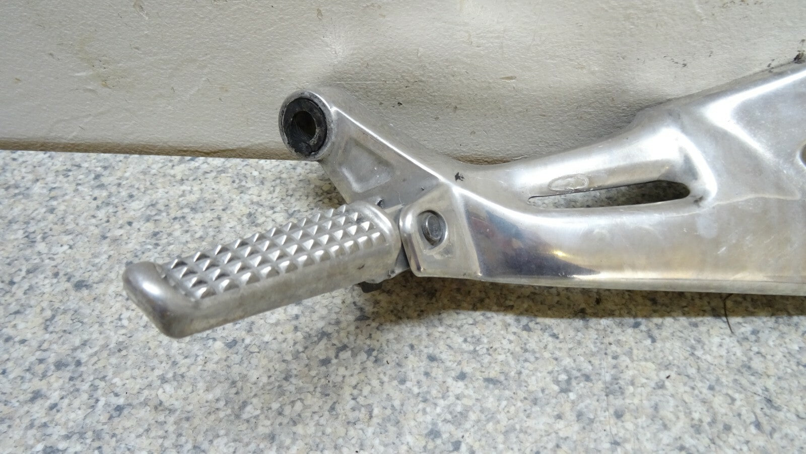 Right Rear Pillion Foot Peg Hanger 1100xx for Honda Blackbird CBR 1100 XX