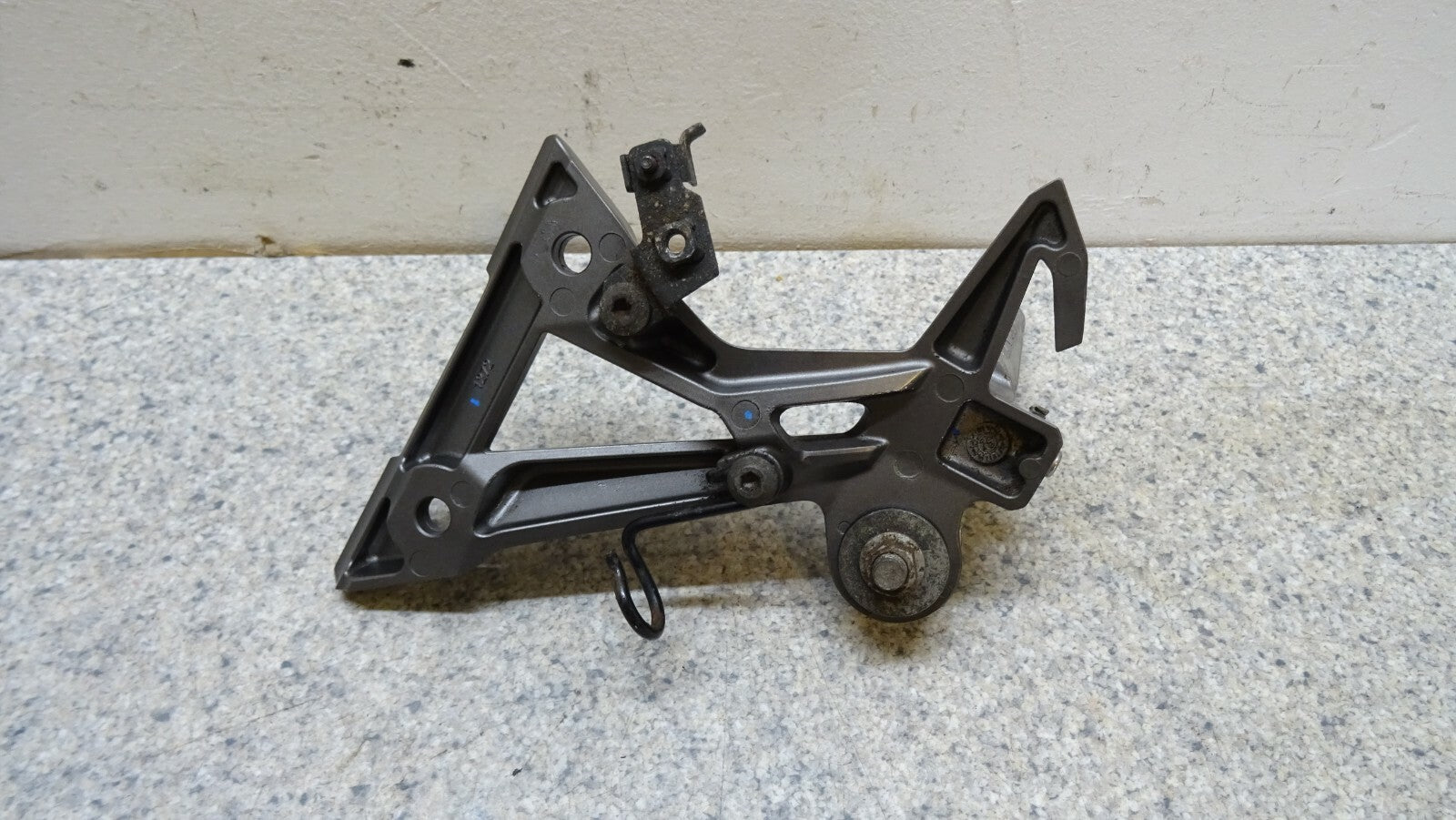 OEM Rh Right Rear Foot Peg Hanger for Kawasaki Z300 2015-2018