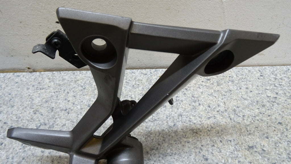 OEM Rh Right Rear Foot Peg Hanger for Kawasaki Z300 2015-2018