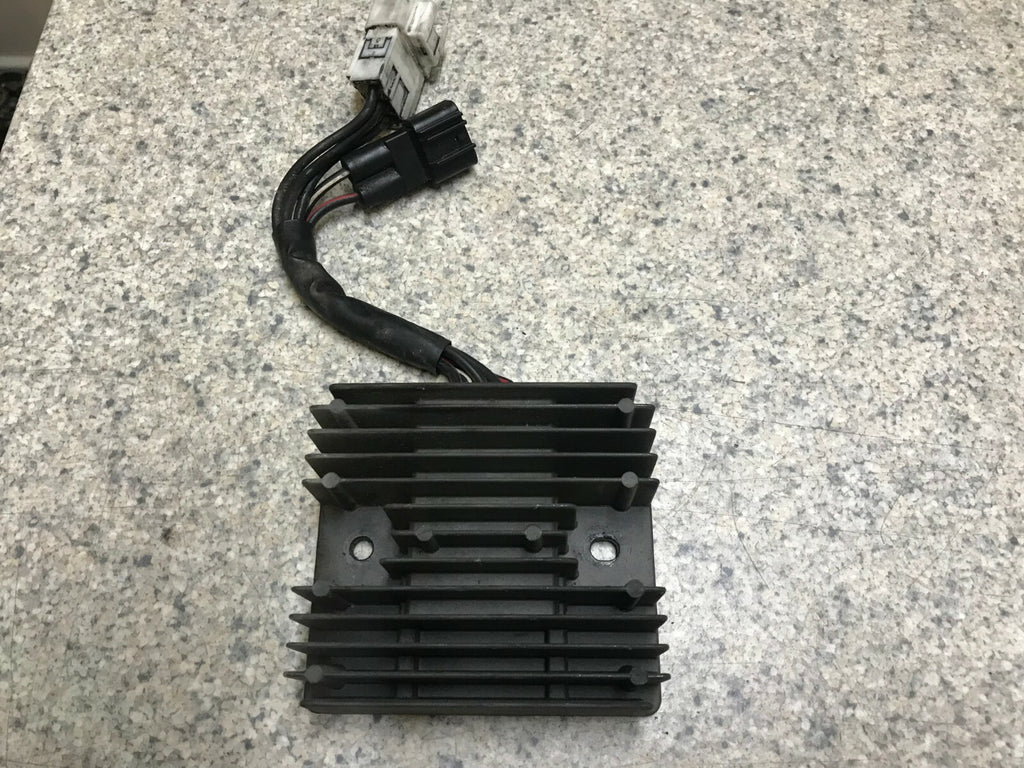OEM VOLTAGE REGULATOR VL C1800R 2008 - 2014 Suzuki Boulevard Intruder 1800 C109R