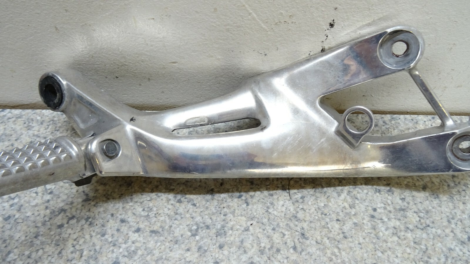 Right Rear Pillion Foot Peg Hanger 1100xx for Honda Blackbird CBR 1100 XX