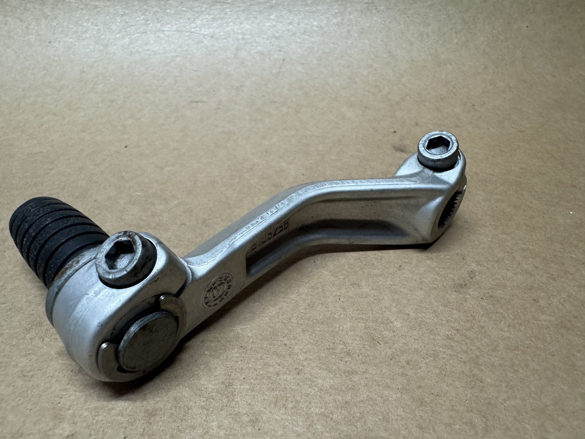 OEM Gear shift lever for Aprilia RSV 1000 2004-2010