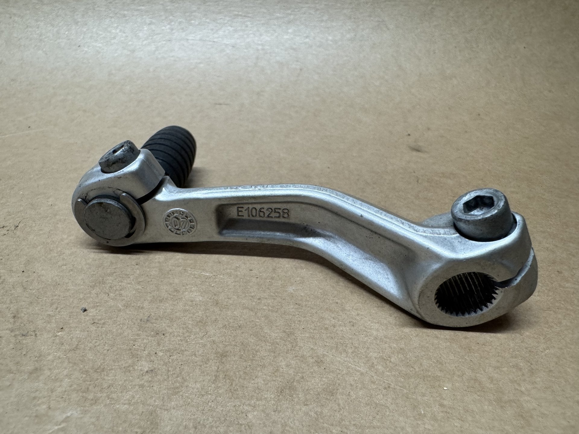 OEM Gear shift lever for Aprilia RSV 1000 2004-2010
