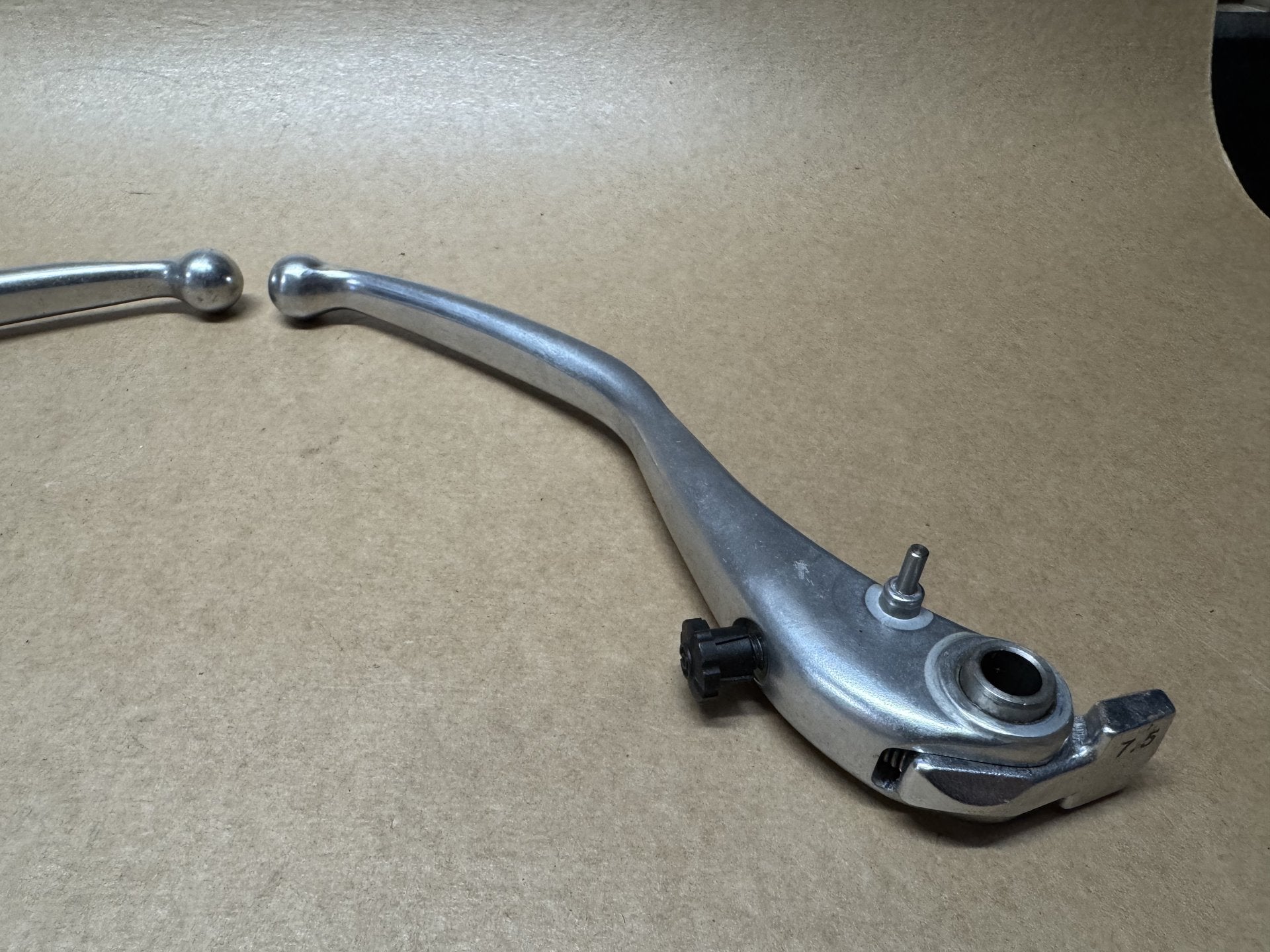 OEM Pair of brake/clutch levers for Aprilia RSV 1000 2004-2010