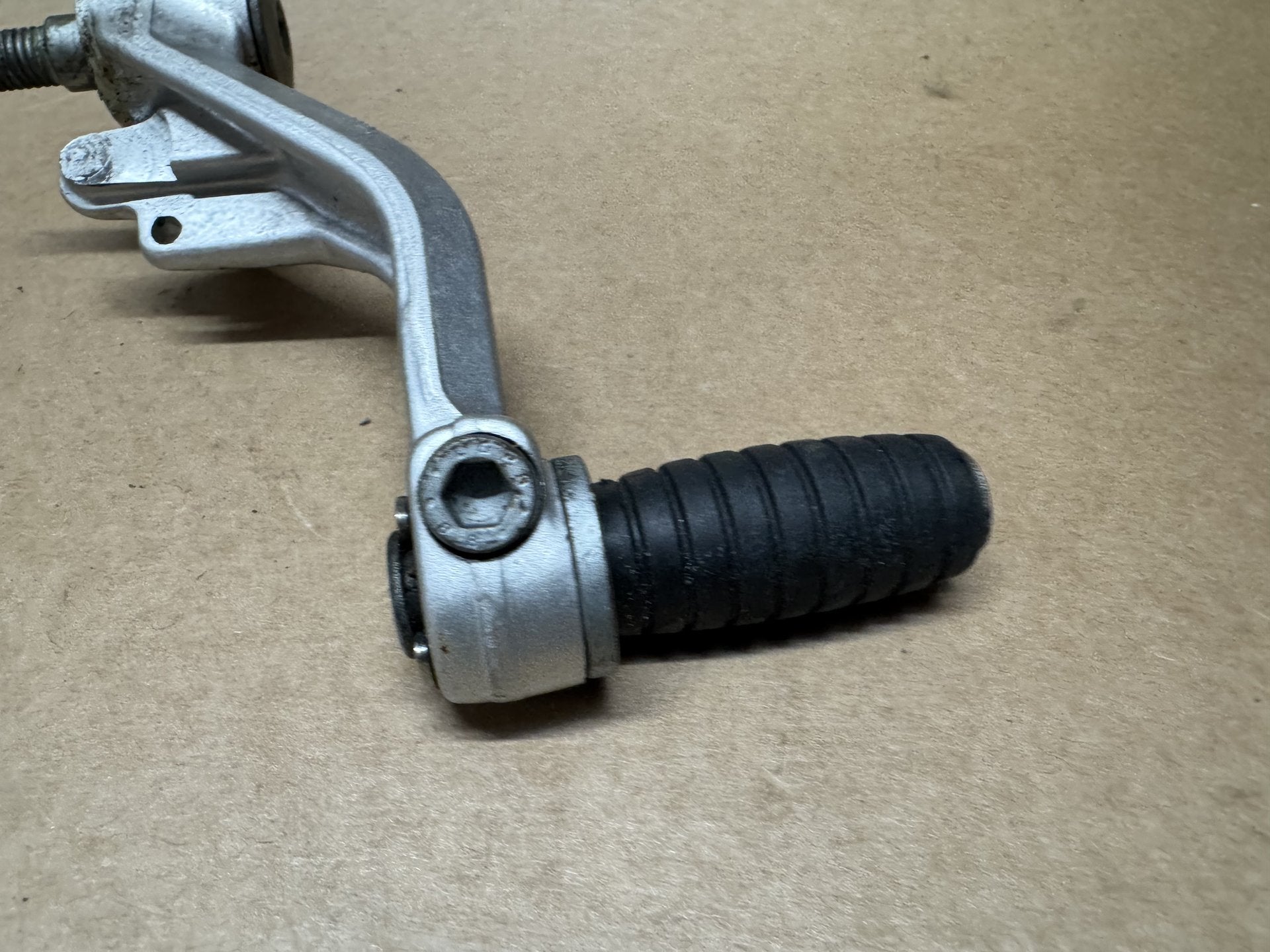 OEM Rear Brake Lever for Aprilia RSV 1000 2004-2010 PN:E106259