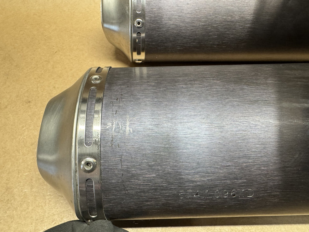 OEM Left & Right Exhaust Silencer for Ducati 848 1098 1198 PN:57410961D