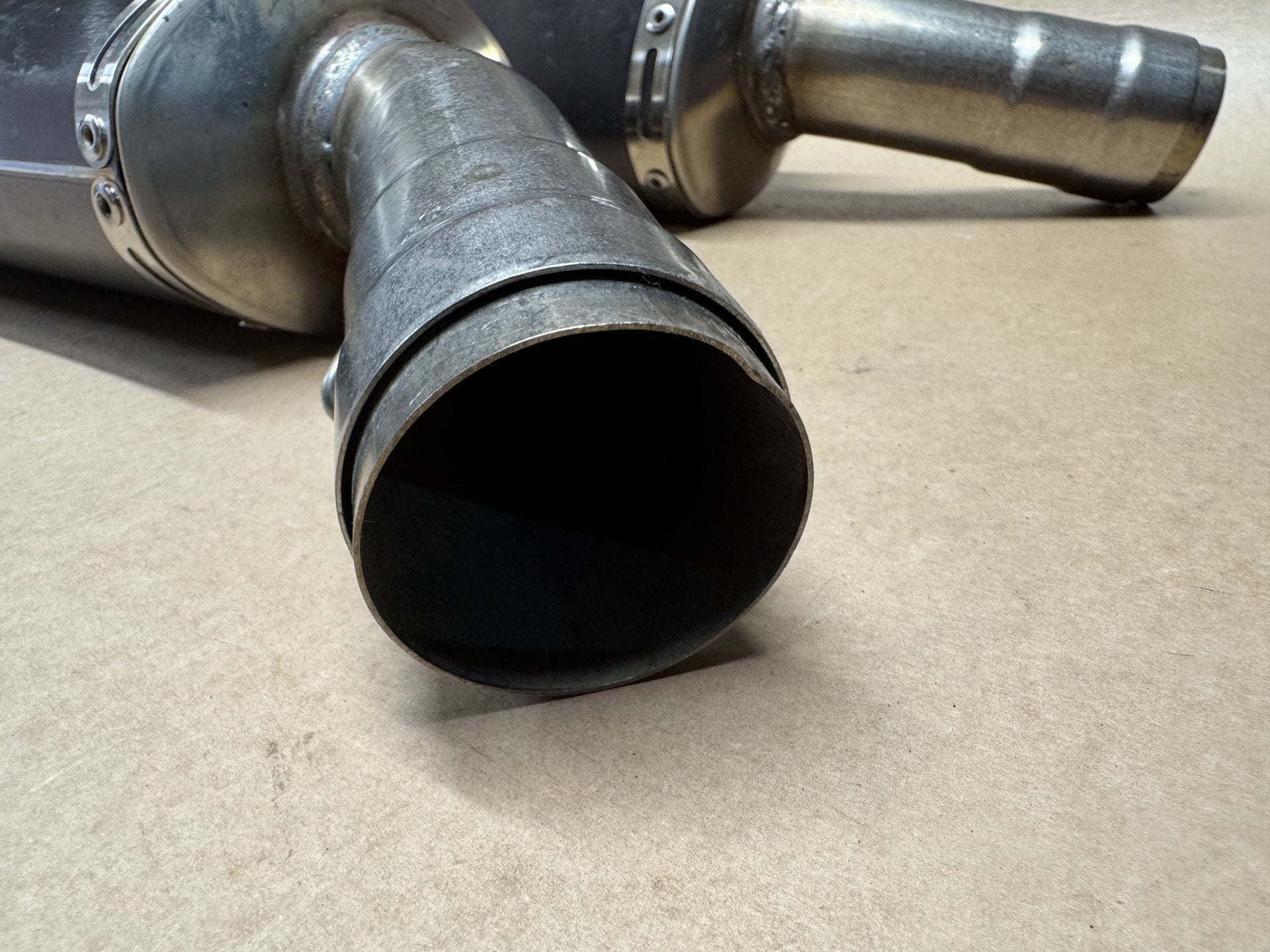 OEM Left & Right Exhaust Silencer for Ducati 848 1098 1198 PN:57410961D