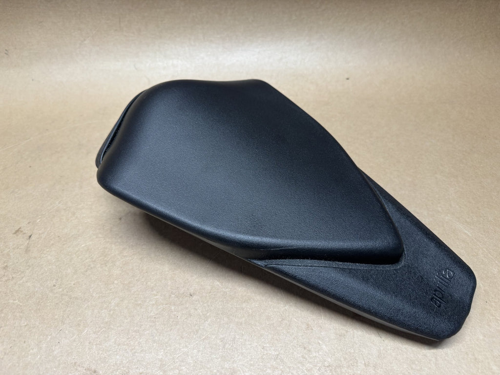 Aprilia Tuono 1100 RSV4 RS4 125 Rear Pillion Seat Genuine OEM DIS.858843