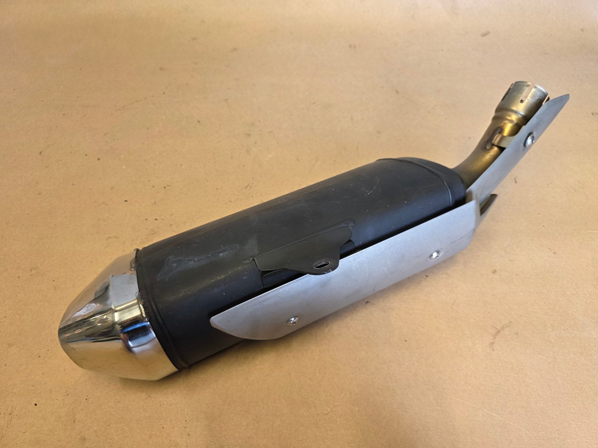 Suzuki GSX-S 750 2017-2020 OEM Exhaust Silencer / Can Genuine OEM 13K0
