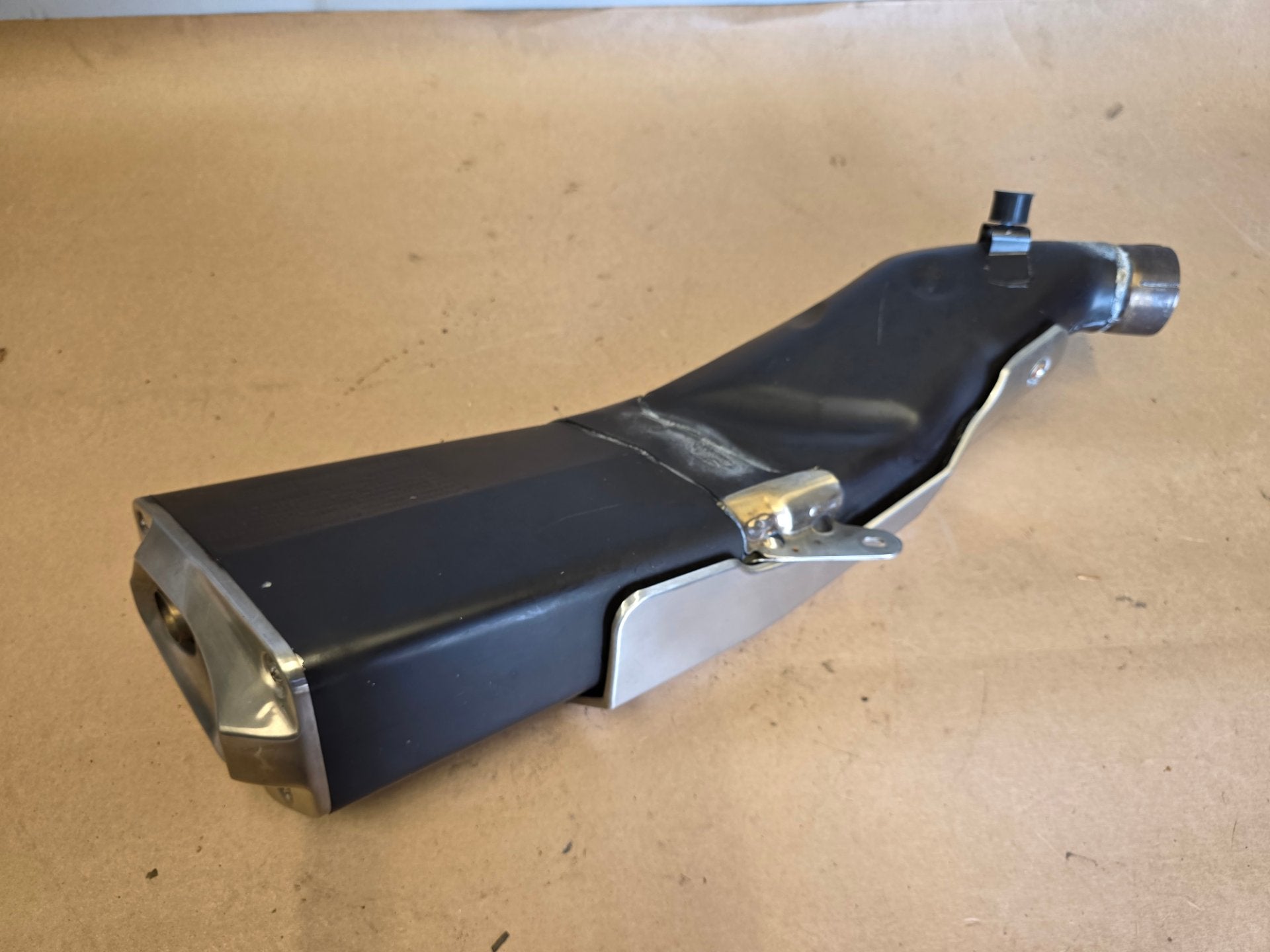 Aprilia RSV4 1000 2009-2012 OEM Genuine Exhaust Silencer / Can Genuine OEM