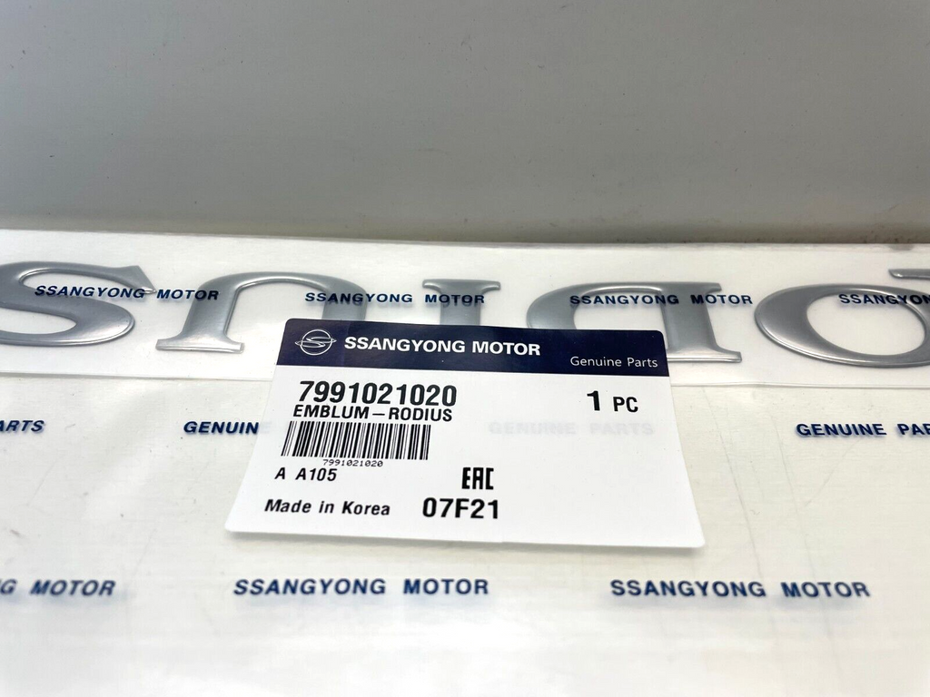 Emblem Badge Logo Ssangyong Rodius