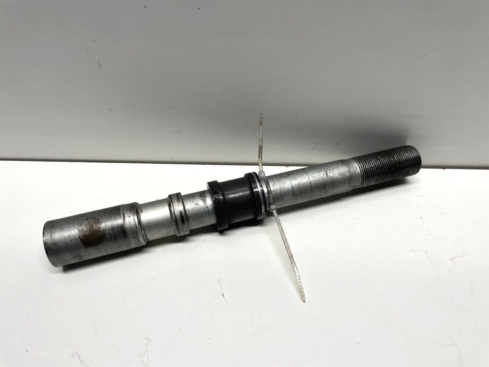 Front Wheel Spindle BMW F800 ST 2006 - 2010