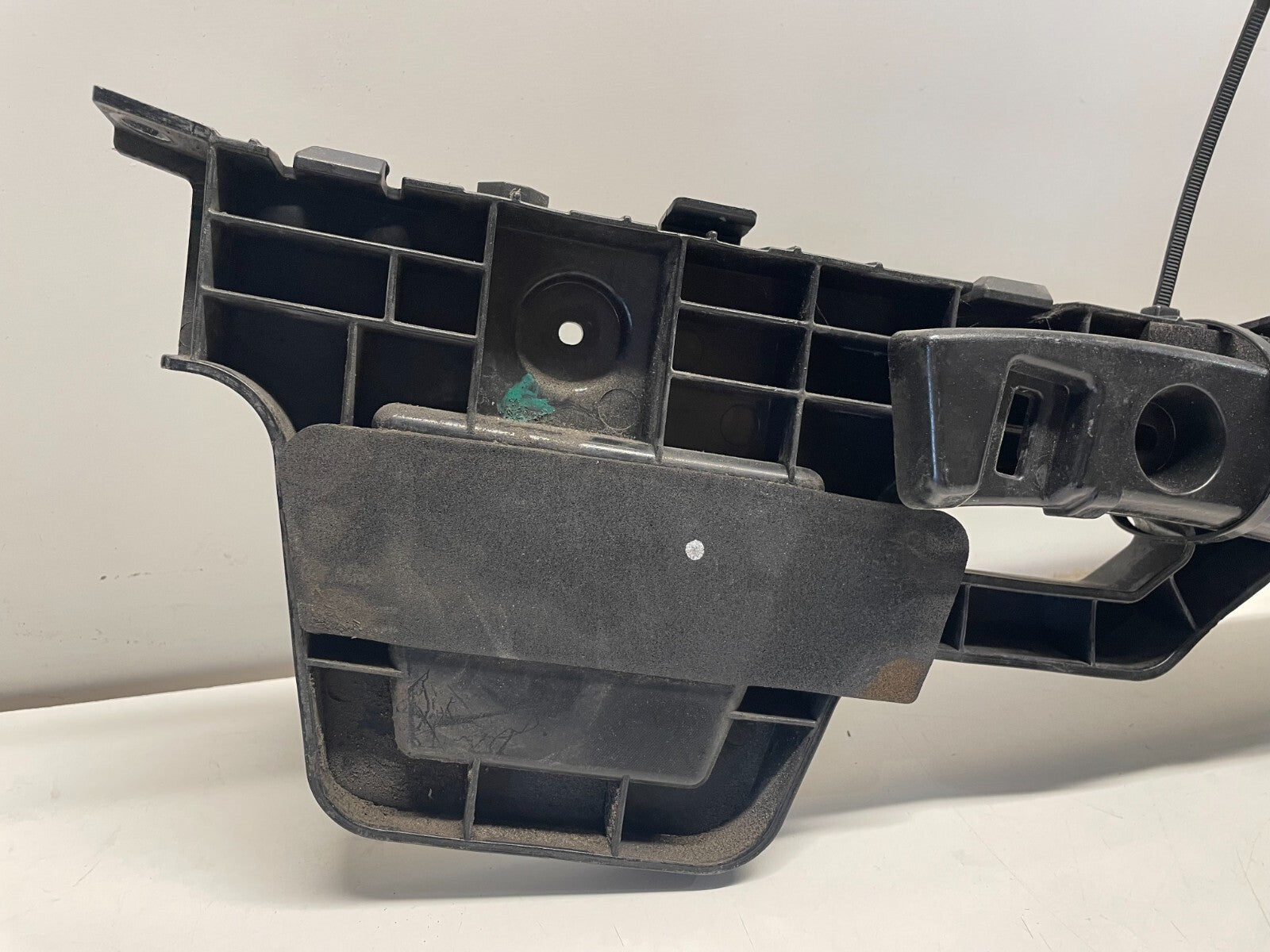 OEM Rear Left Side Bumper Bracket Ssangyong Turismo