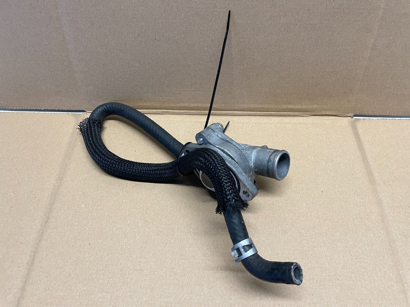 Water Thermostat Suzuki GSXR 600 750 L1 - L6 2011 - 2016