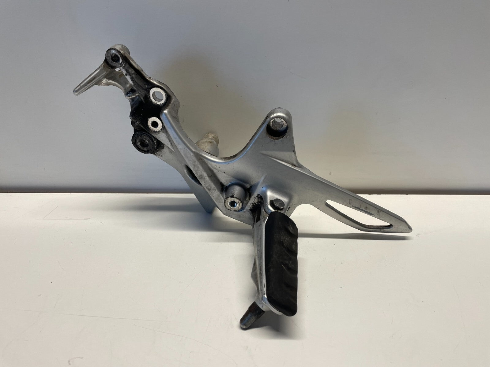 Front Left Foot Peg & Hanger Bracket BMW F800 ST 2006 - 2010