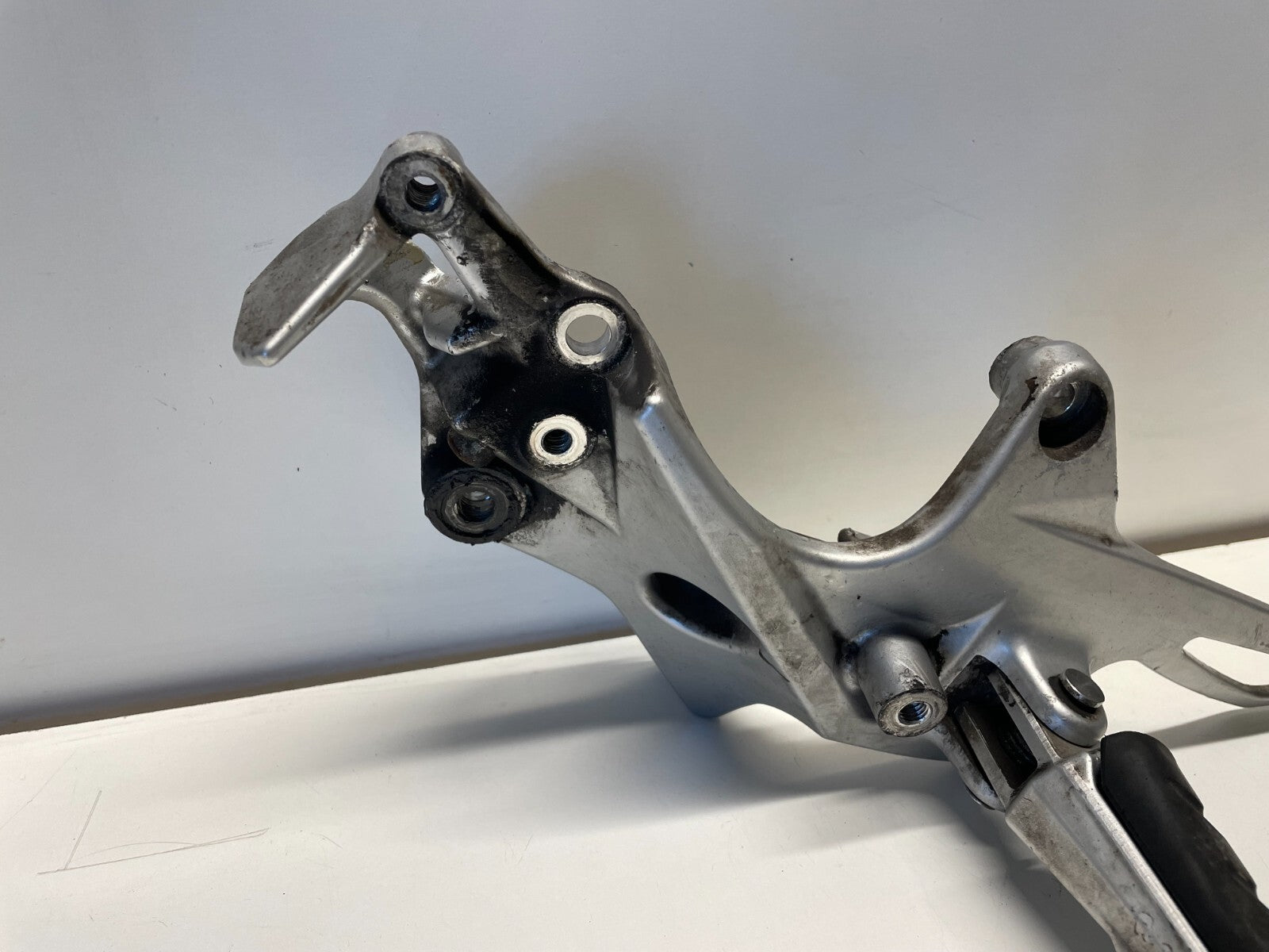 Front Left Foot Peg & Hanger Bracket BMW F800 ST 2006 - 2010