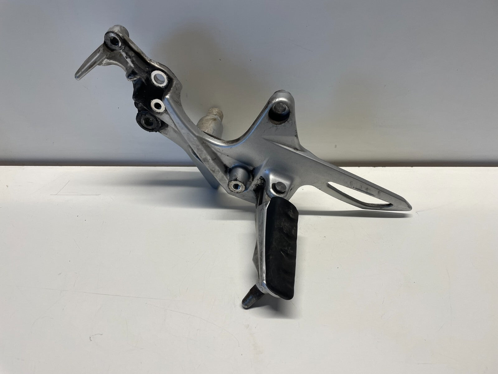 Front Left Foot Peg & Hanger Bracket BMW F800 ST 2006 - 2010