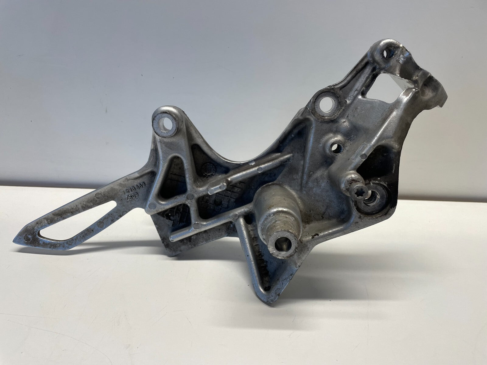 Front Left Foot Peg & Hanger Bracket BMW F800 ST 2006 - 2010