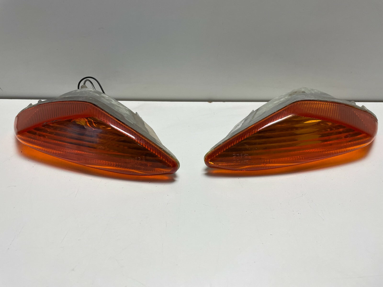 Left & Right Front Indicator Suzuki Burgman 125 2002 - 2006