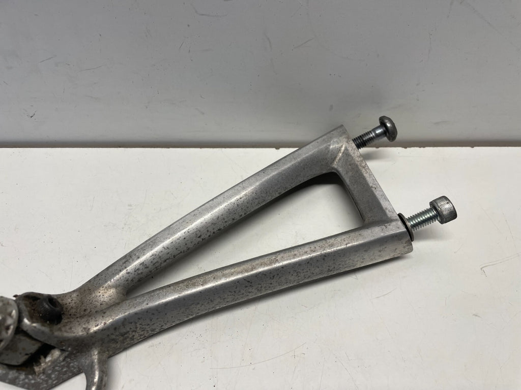 Rear Pillion LH Left Foot Peg Hanger Yamaha YZF R6 5SL 2003 - 2005