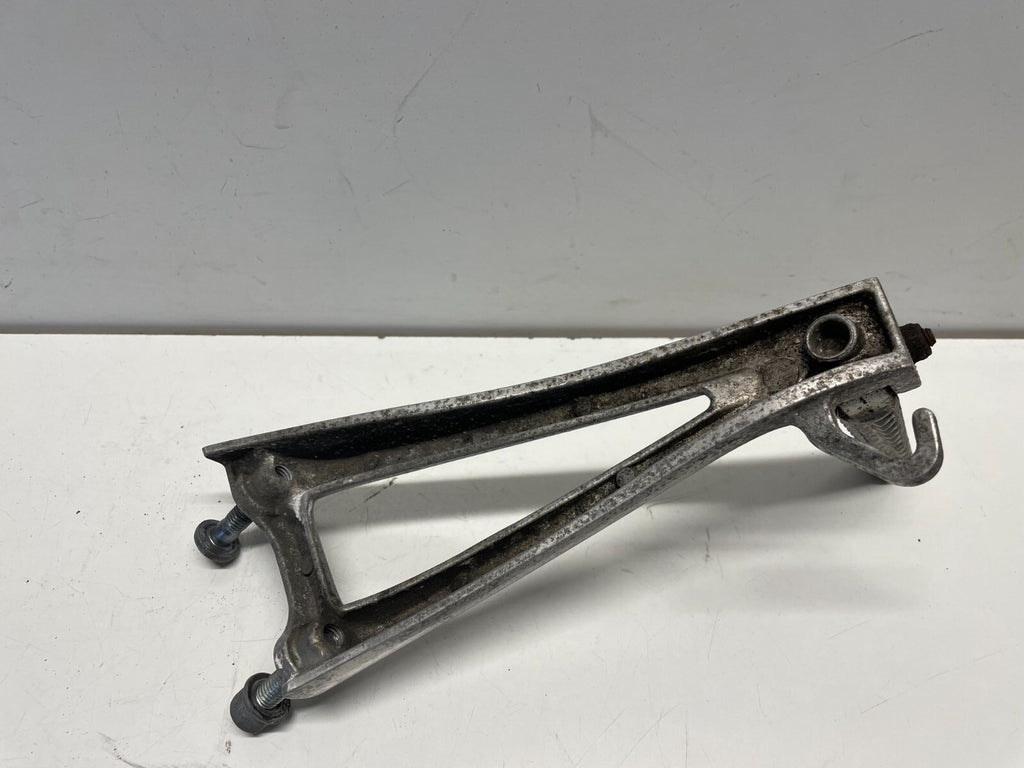 Rear Pillion LH Left Foot Peg Hanger Yamaha YZF R6 5SL 2003 - 2005