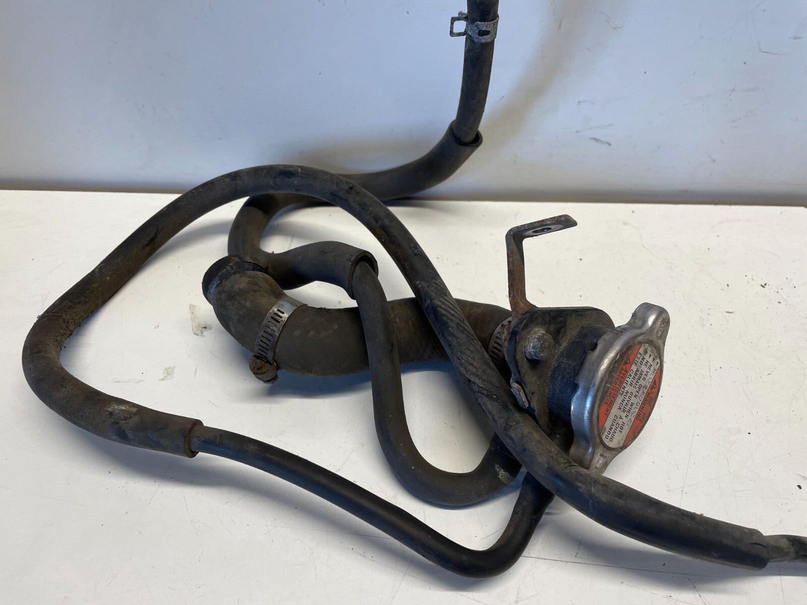Radiator Filler Neck Cap Hose Yamaha FJR 1300 2001 - 2005