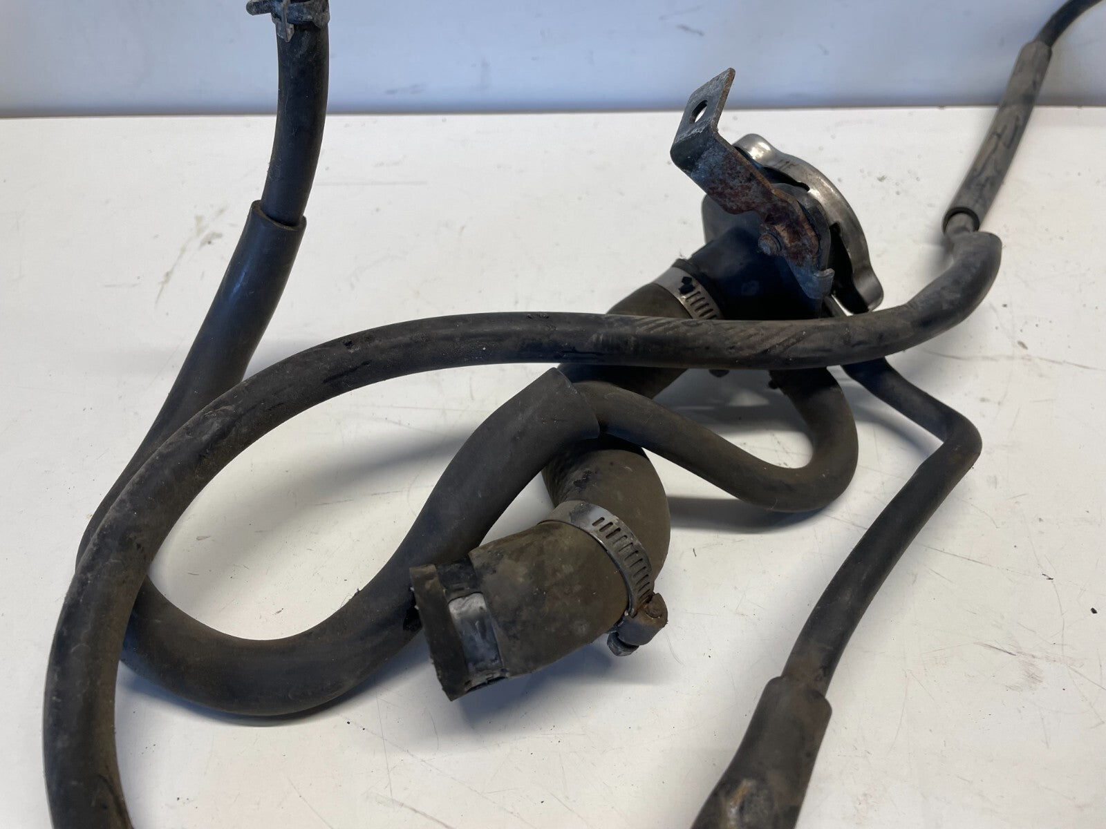 Radiator Filler Neck Cap Hose Yamaha FJR 1300 2001 - 2005