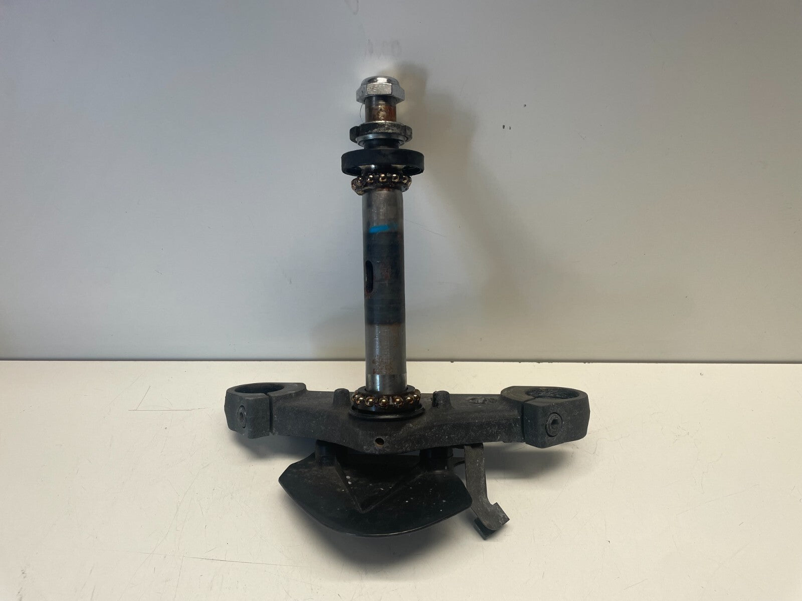 Bottom Lower Fork Yoke Suzuki VL800 Intruder Boulevard C50 2005 - 2011