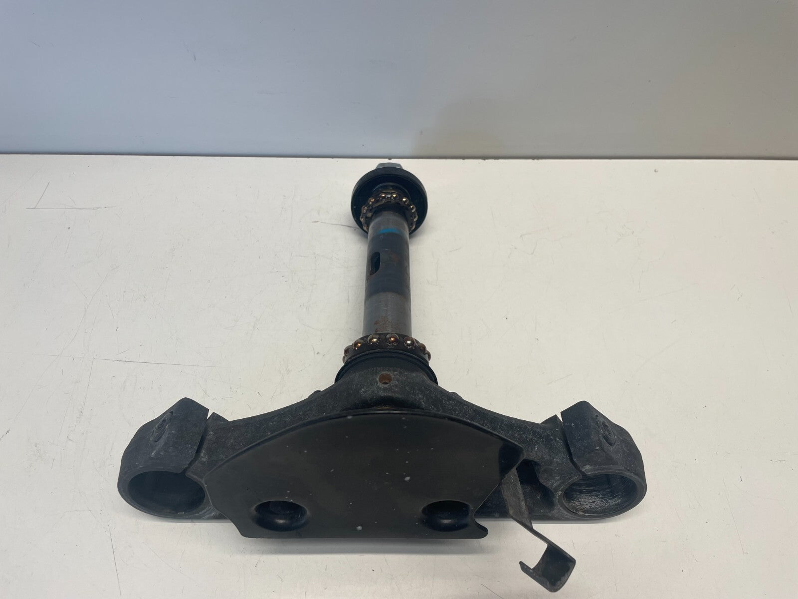 Bottom Lower Fork Yoke Suzuki VL800 Intruder Boulevard C50 2005 - 2011