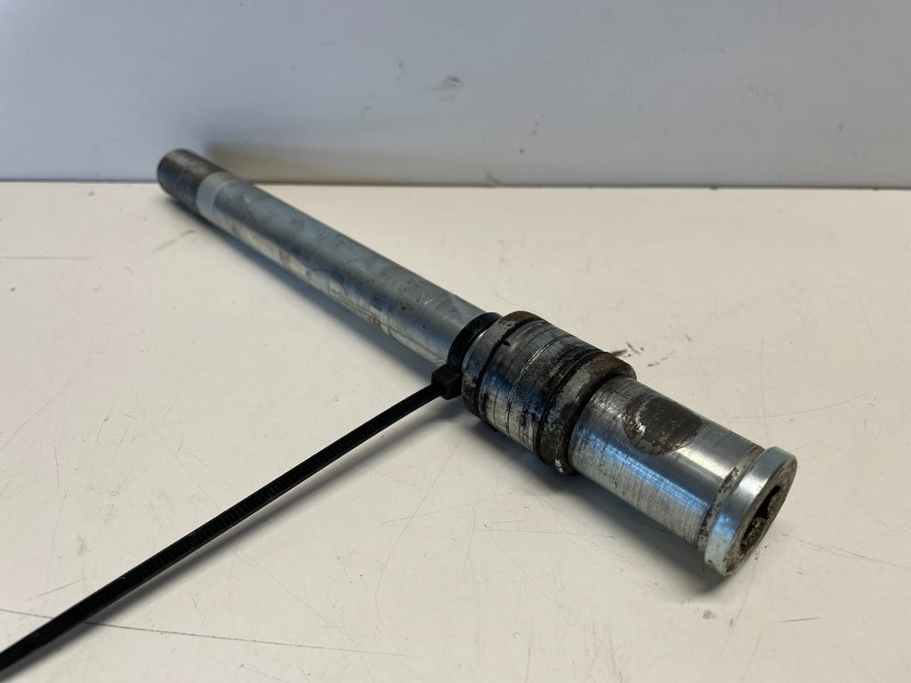 Front Wheel Spindle Kawasaki ER6N 2012 - 2016