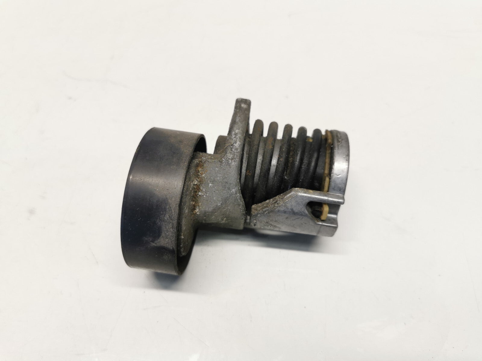 Alternator belt tensioner VW Polo 1.2 TDI 2011 CFWA