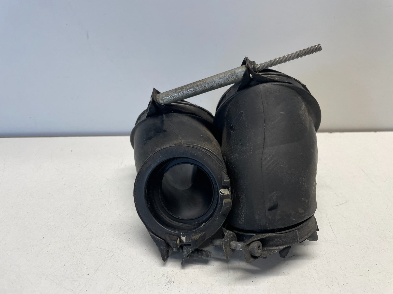 Intake Manifold Suzuki VL800 Intruder Boulevard C50 2005 - 2011
