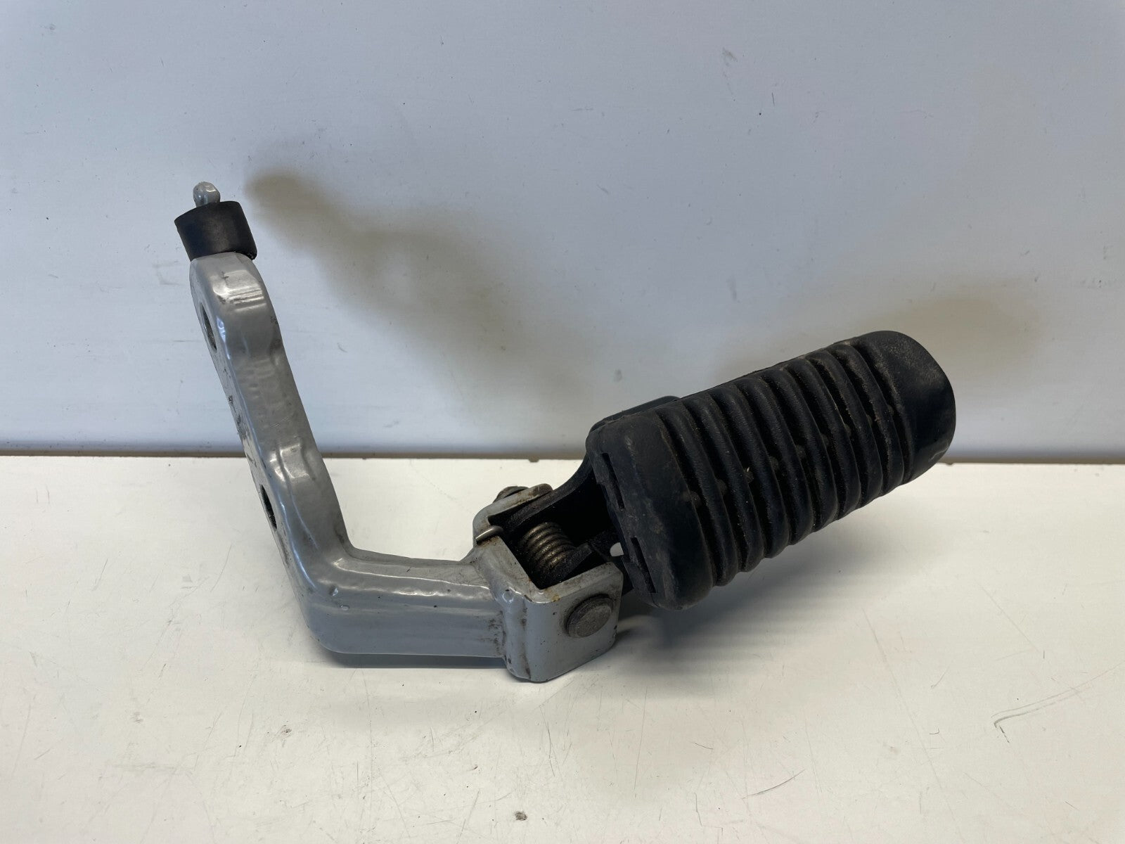 Front Left Foot Peg Hanger Aprilia Pegaso 650 1999 - 2000
