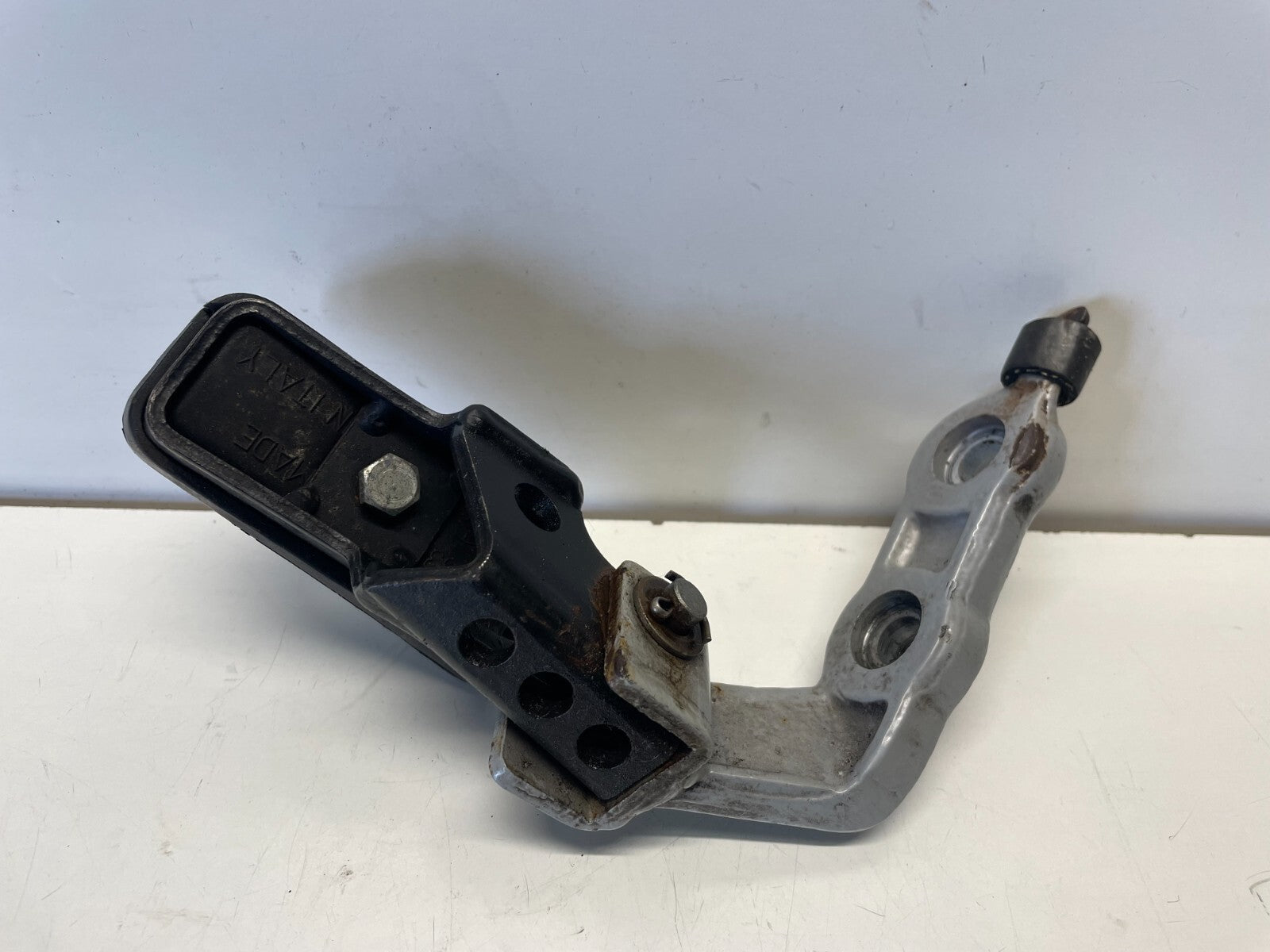 Front Left Foot Peg Hanger Aprilia Pegaso 650 1999 - 2000