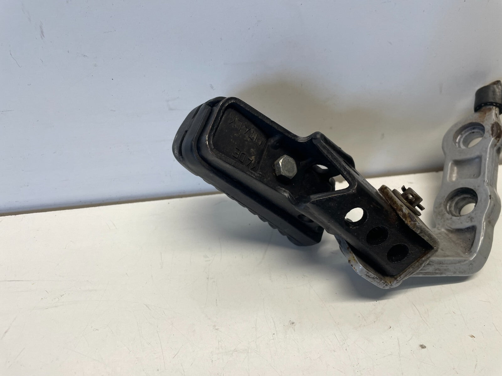 Front Left Foot Peg Hanger Aprilia Pegaso 650 1999 - 2000
