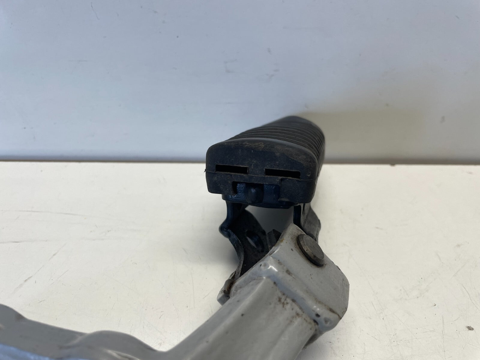 Front Left Foot Peg Hanger Aprilia Pegaso 650 1999 - 2000