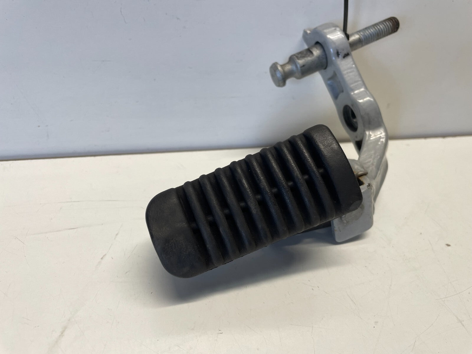Front Right Foot Peg Hanger Aprilia Pegaso 650 1999 - 2000