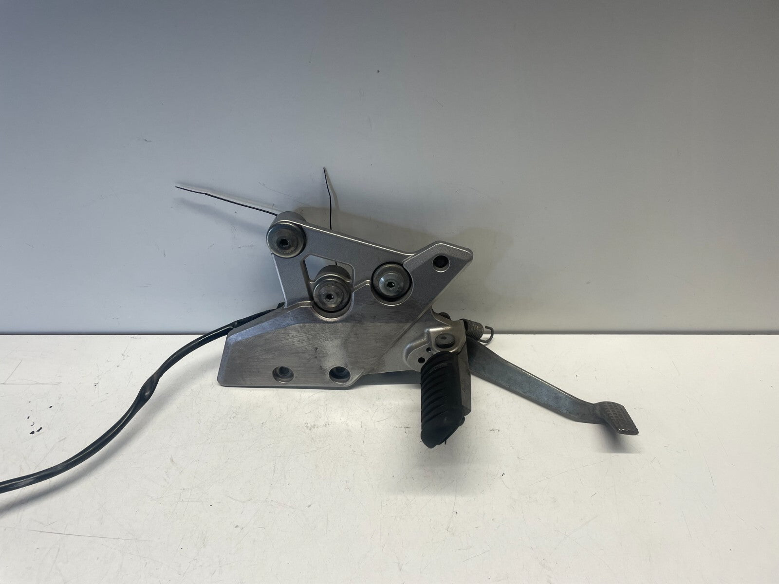 Right Foot Peg Assembly Kawasaki KLZ 1000 Versys 2012 - 2014 #008