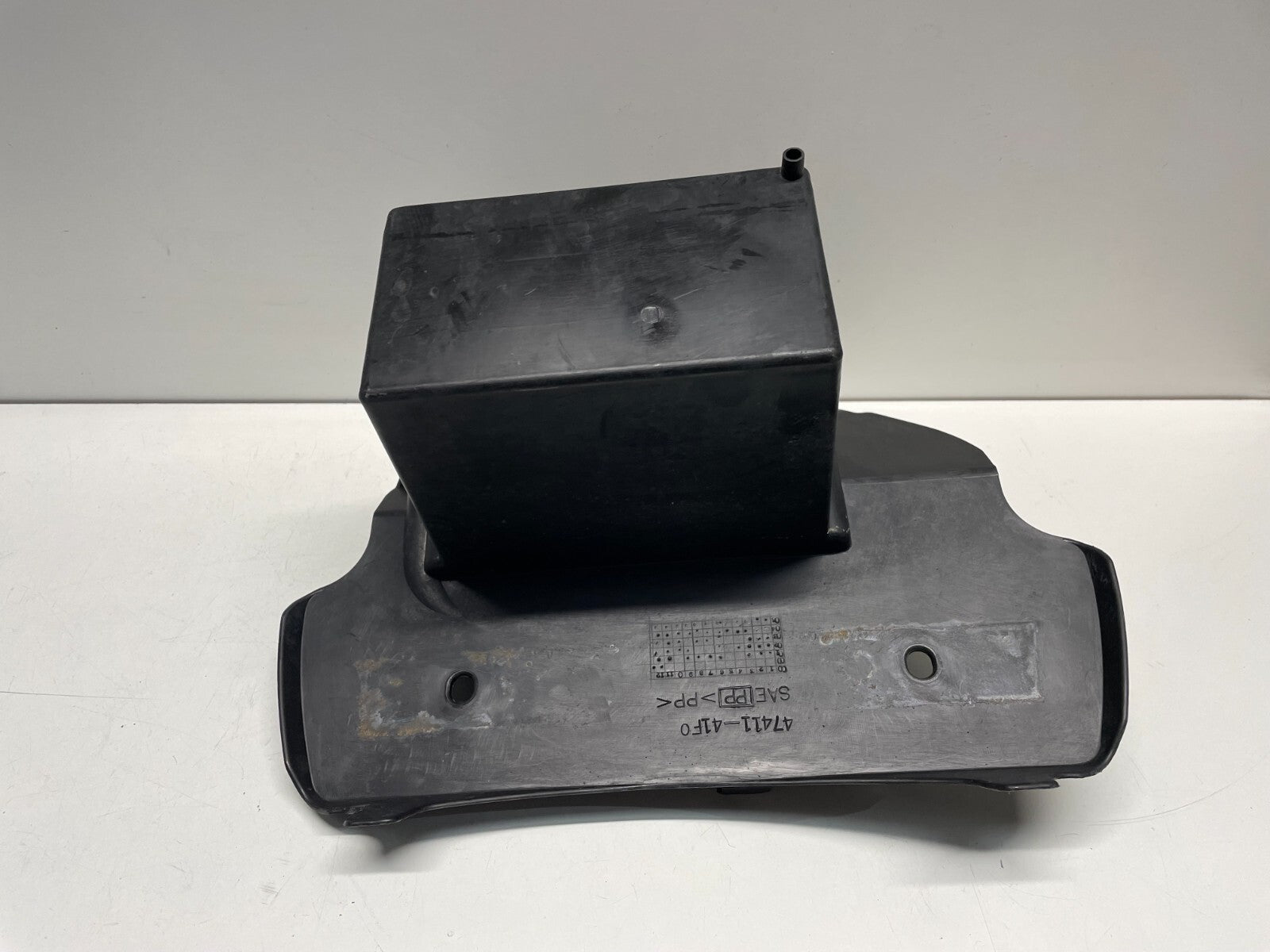 Battery Tray Box Suzuki VL800 Intruder Boulevard C50 2005 - 2011