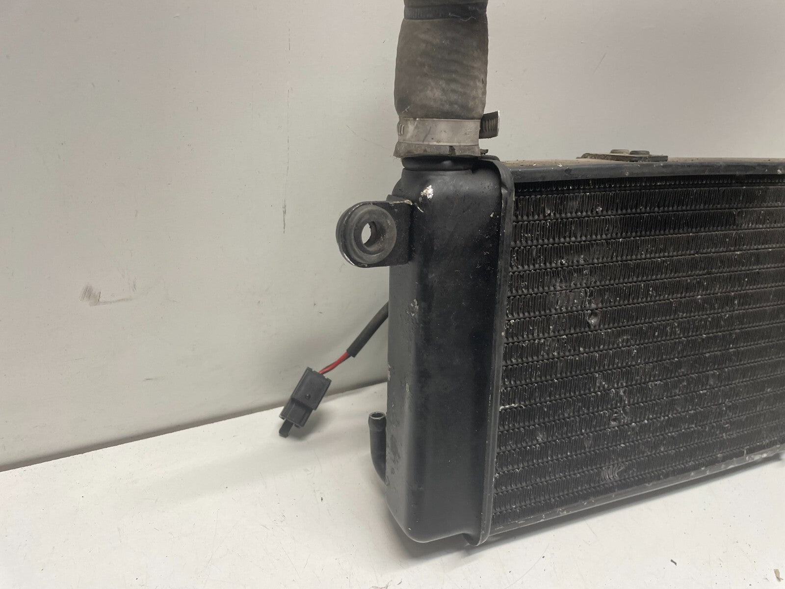 Right RH Radiator + Fan Aprilia SL1000 Falco 2000 - 2003