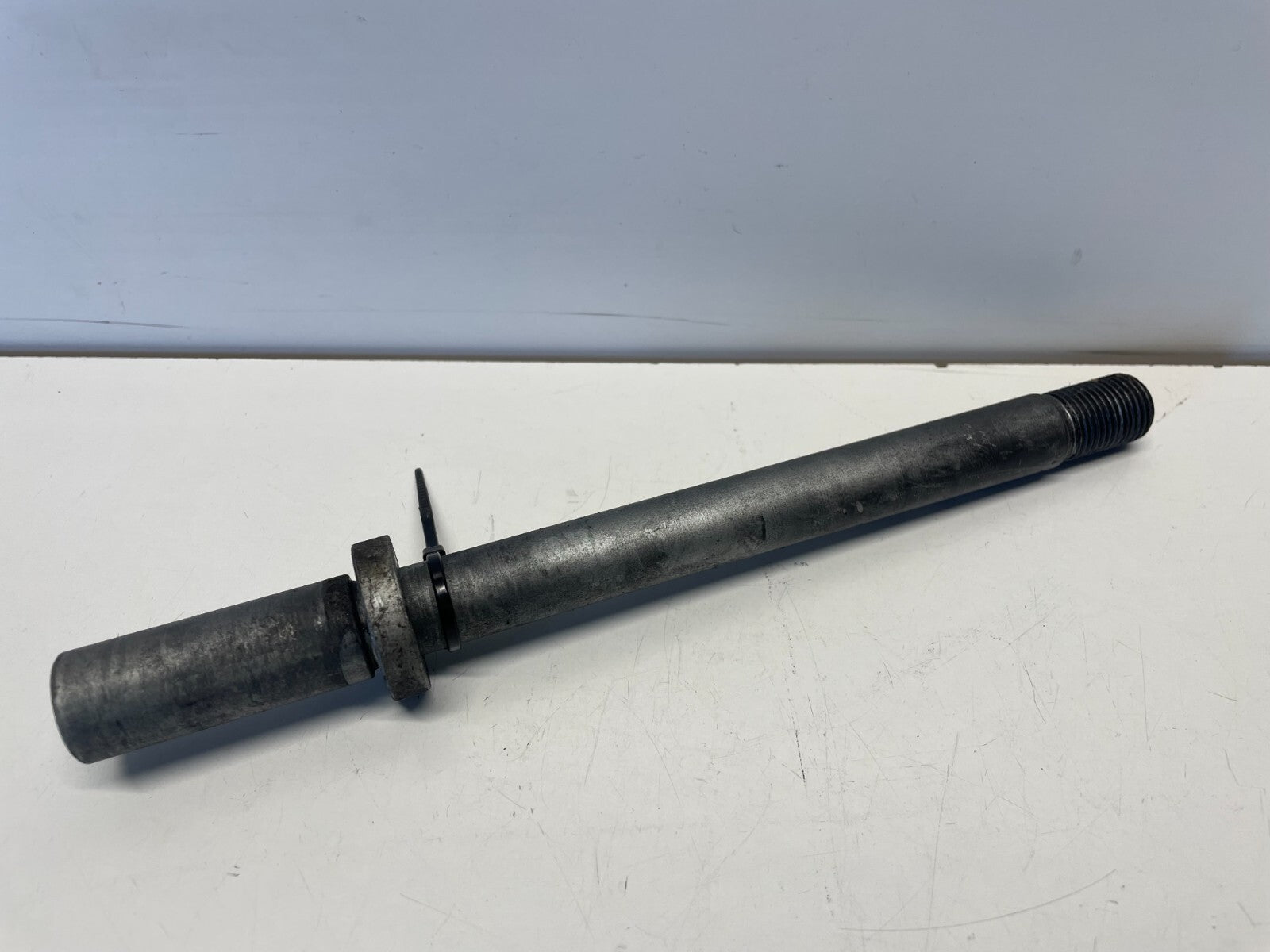 Front Wheel Spindle Aprilia Pegaso 650 1999 - 2000