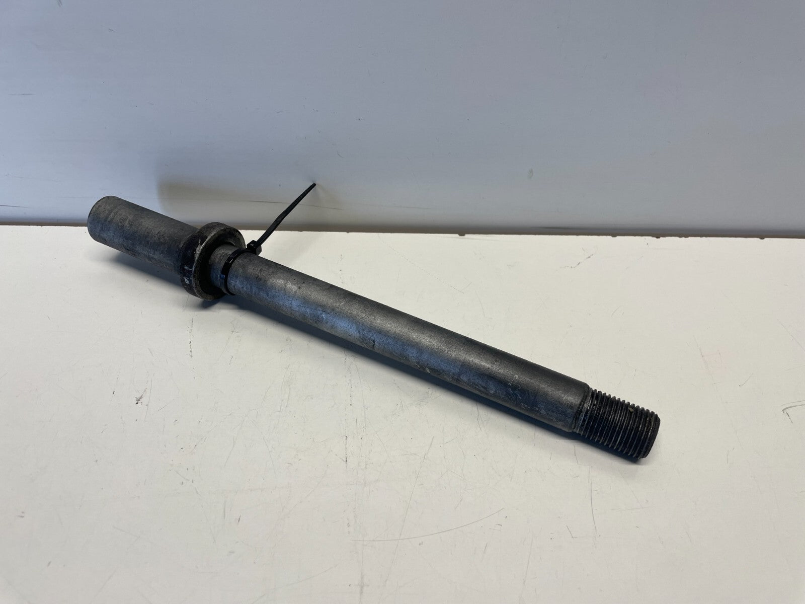 Front Wheel Spindle Aprilia Pegaso 650 1999 - 2000